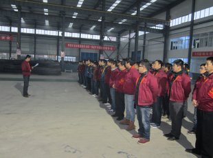 奮發(fā)斗志 努力拼搏 通運重工2013年首次員工大會(huì )